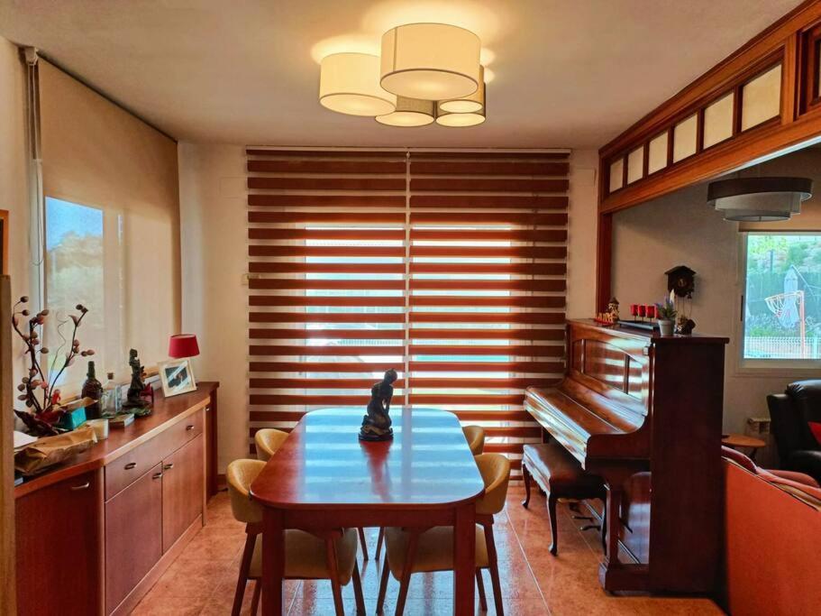 Вилла Casa Con Jardin Y Piscina Privada. Santa Eulalia de Ronsana Экстерьер фото